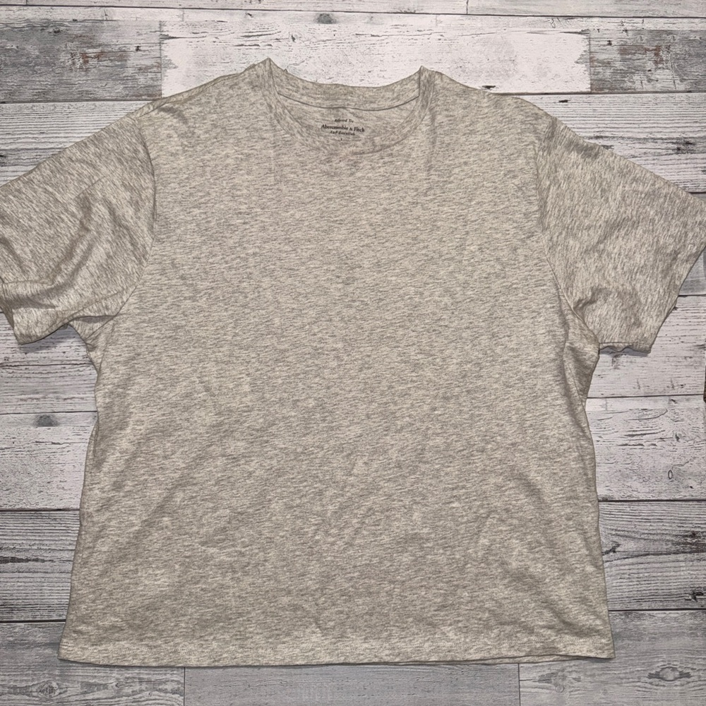 NWOT Abercrombie & Fitch Light Gray Short Sleeve Tee